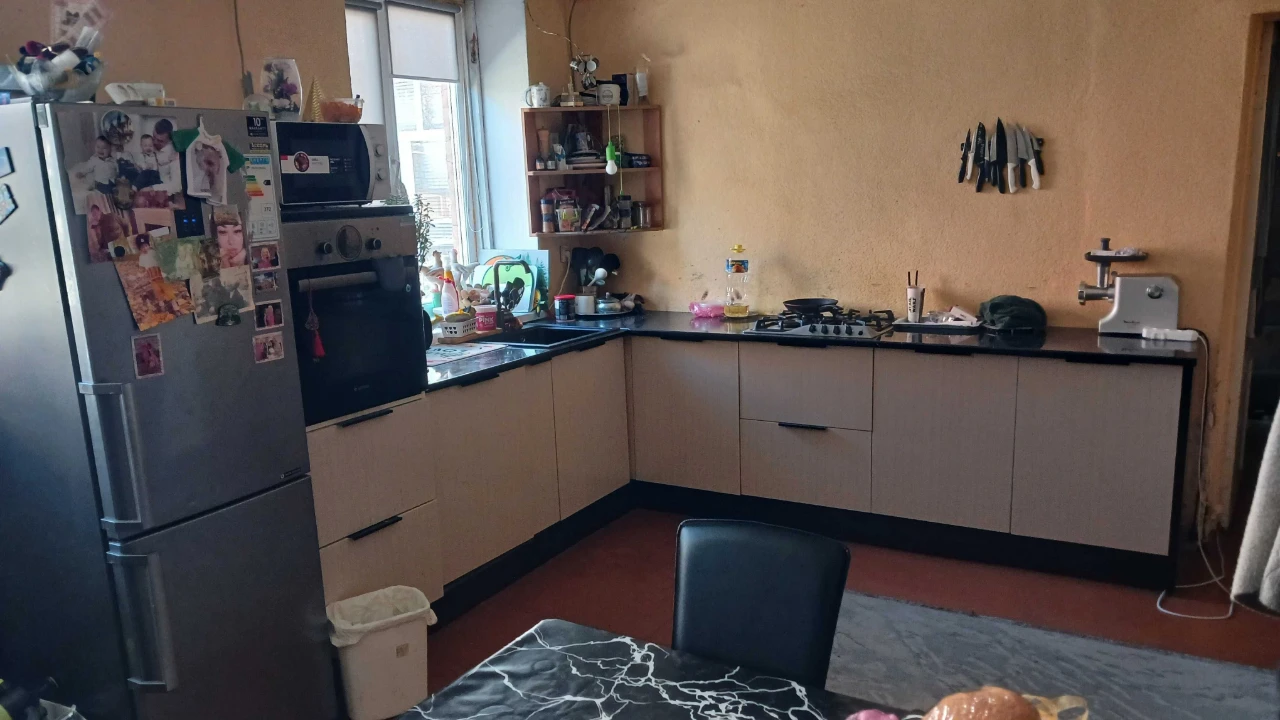 Продаж частки будинку в центрі міста