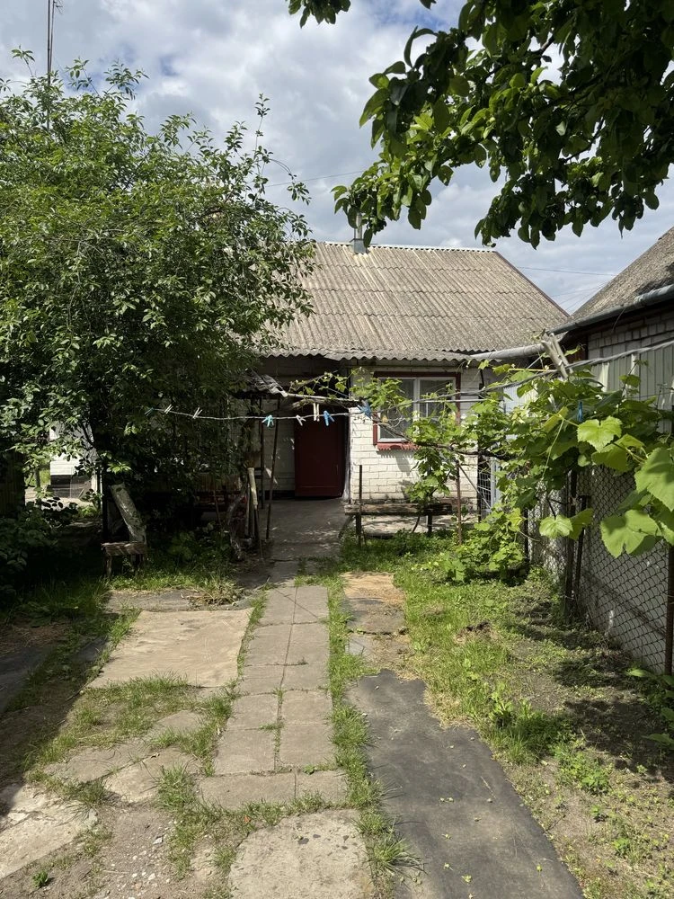 Продаж 1/2 будинку