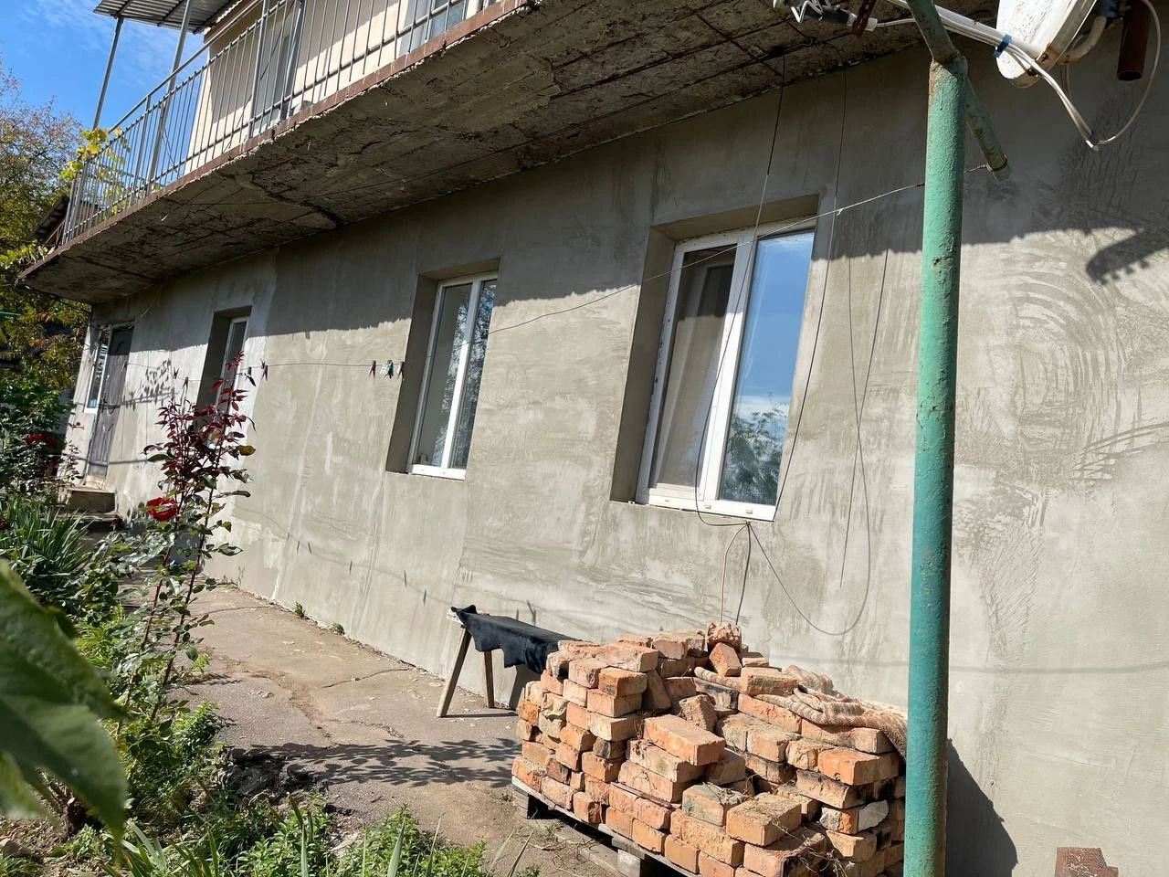 Продається житловий будинок в м. Тальне