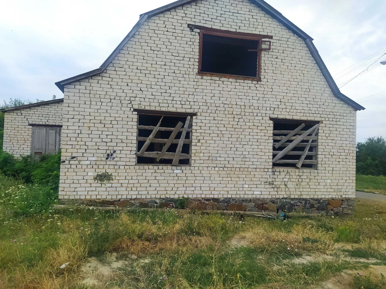 Продається незавершене будівництво будинку в м. Тальне