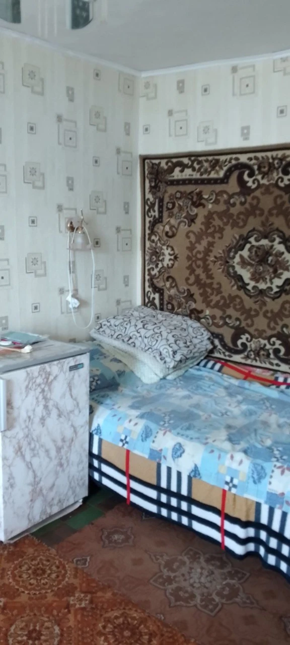 Продається газифікований компактний будинок із новими докуме