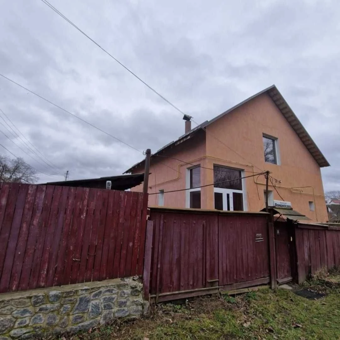 Продається будинок, район ЦНАП, місто Умань
