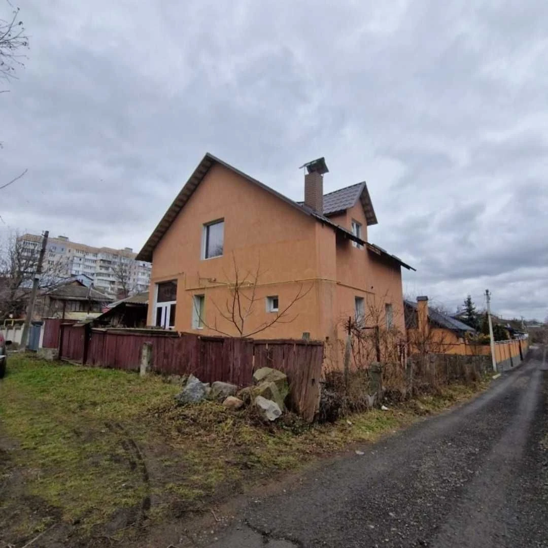 Продається будинок, район ЦНАП, місто Умань