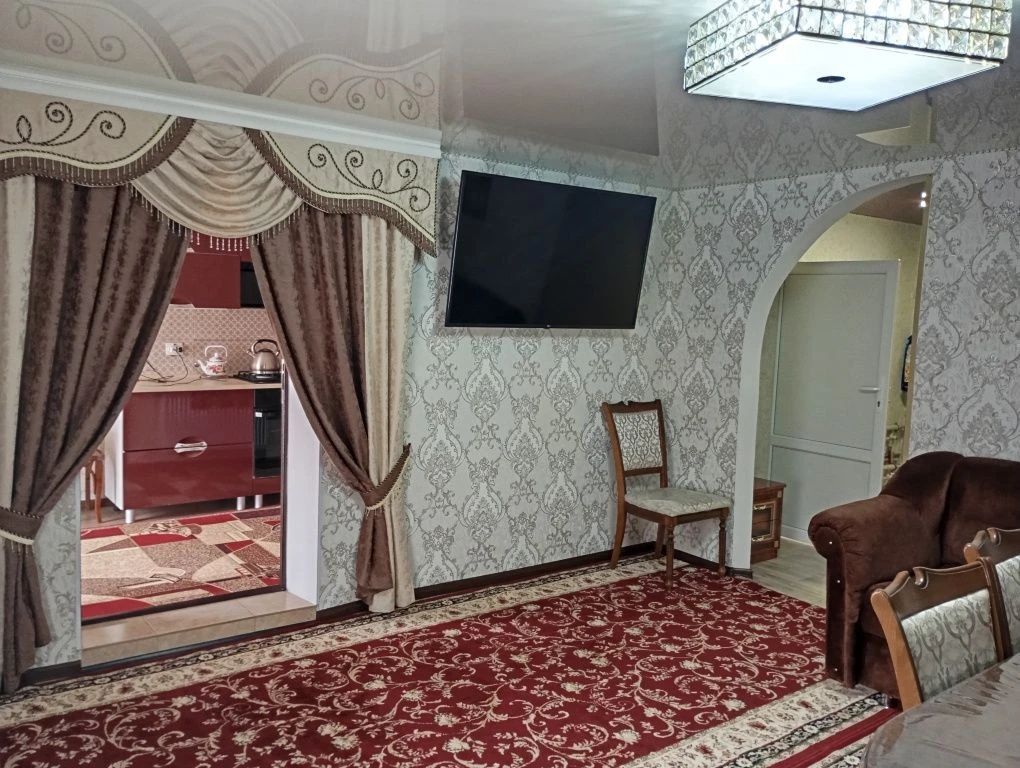 Продається два житла в одному дворі