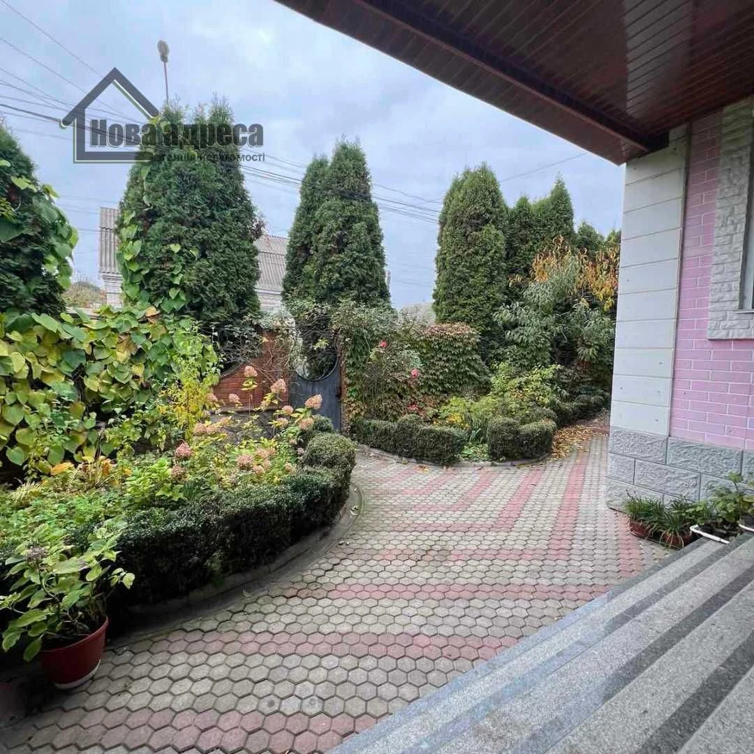 Продається затишний будинок