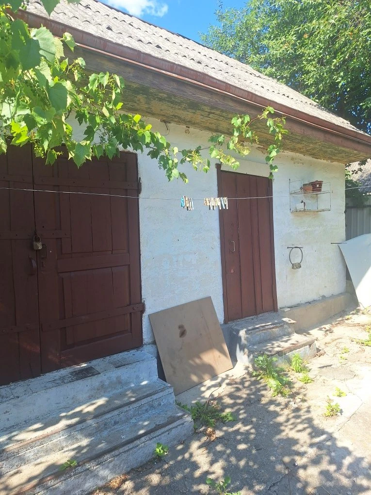Продаж частини будинку з окремим двором р-н Слобідка