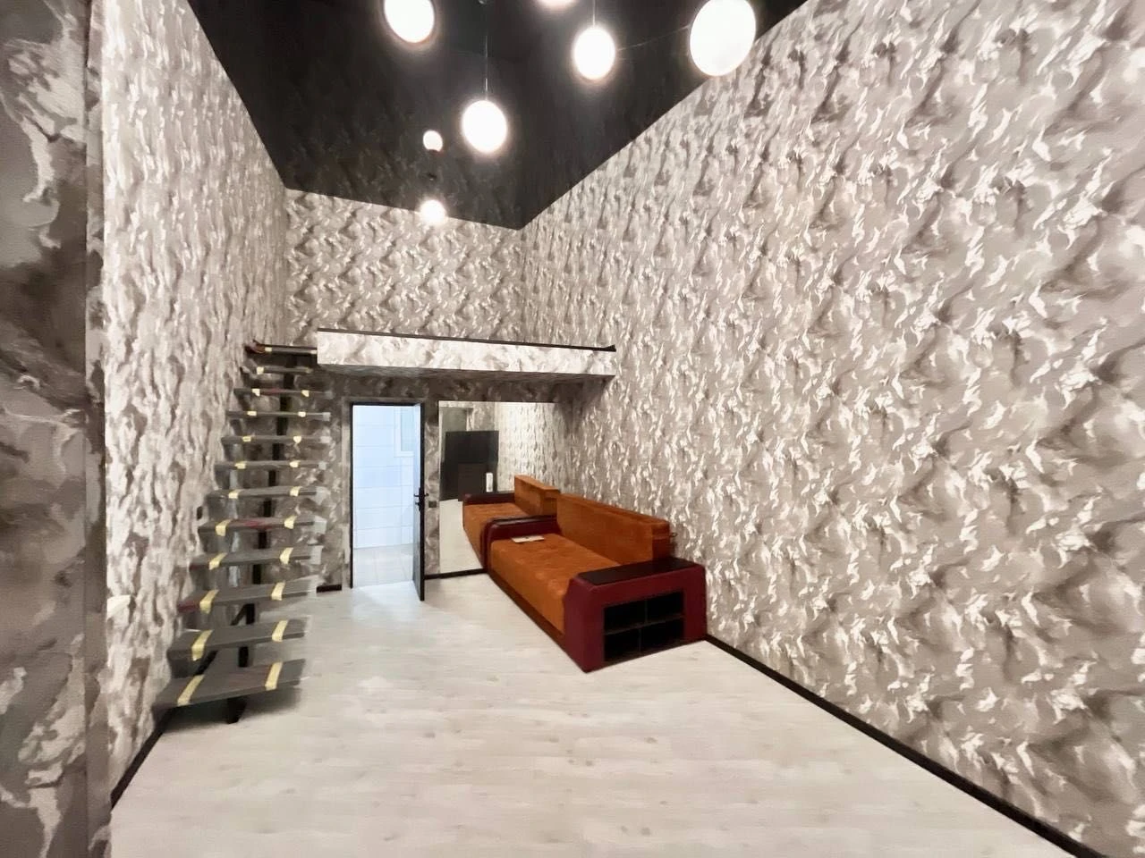 Сучасний будинок 170 м² з гостьовим будинком в місті Умань