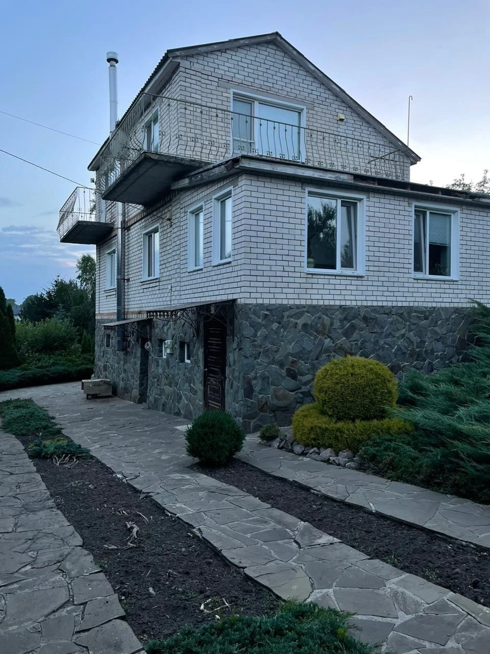 Продаж сучасного будинку