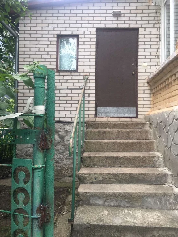 Продається частина будинку , центр