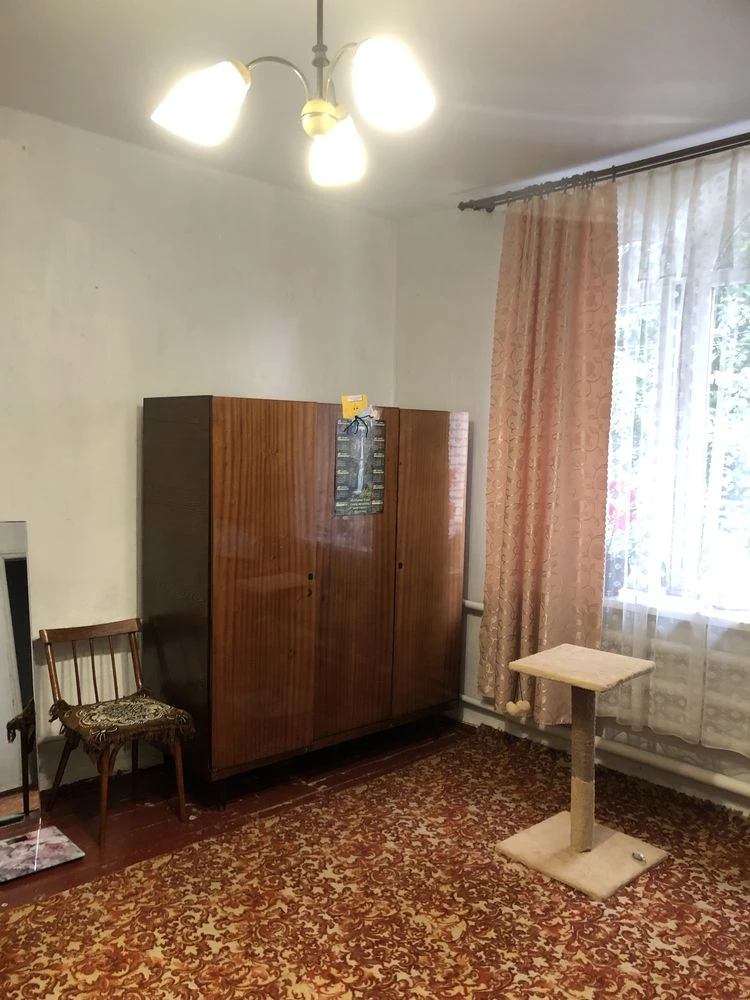 Продається частина будинку , центр