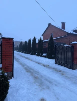 Продаж будинку по вул. Пілотів