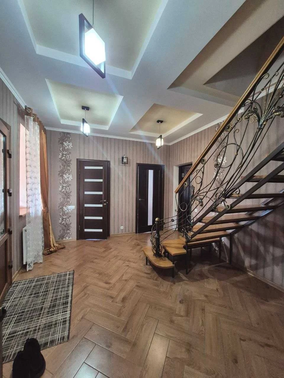 Продам БУДИНОК 110 кв.м. Естетика комфорту. 18 соток. рн № 3