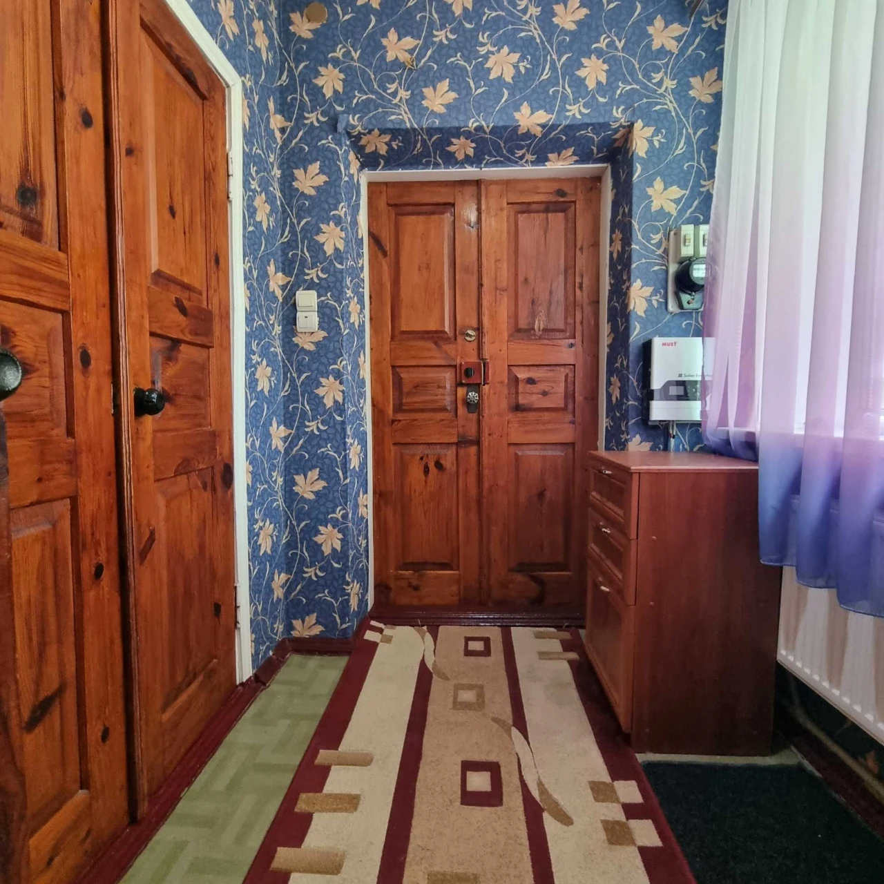 Будинок та земельна ділянка