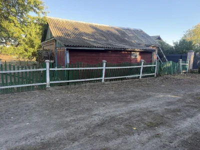 дом з Двума  гаражами и подвалом в тихому місці