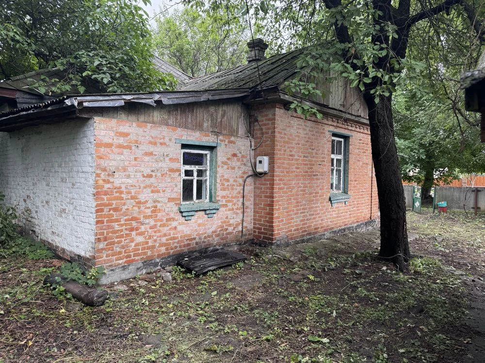 Продається частина будинку в ЦЕНТРІ міста.