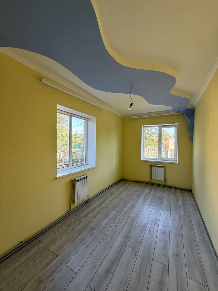 Будинок у Чигирині — 124,4 м², 4 кімнати, 8 соток, гараж