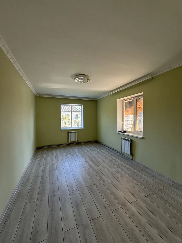 Будинок у Чигирині — 124,4 м², 4 кімнати, 8 соток, гараж