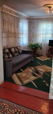 Продається будинок в м. Чигирин в р-ні церкви. 37000 у.о.