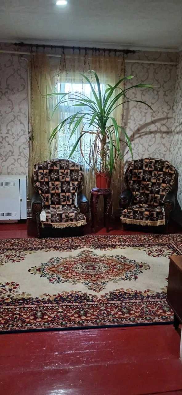 Продається будинок в м. Чигирин в р-ні церкви. 37000 у.о.