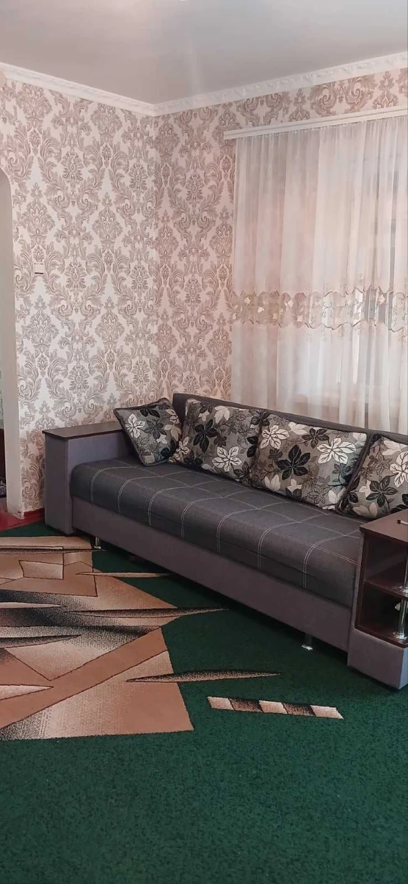 Продається будинок в м. Чигирин в р-ні церкви. 37000 у.о.