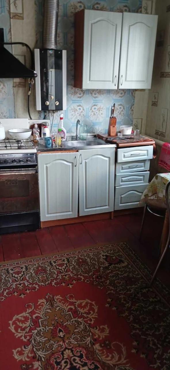 Продається будинок в м. Чигирин в р-ні церкви. 37000 у.о.