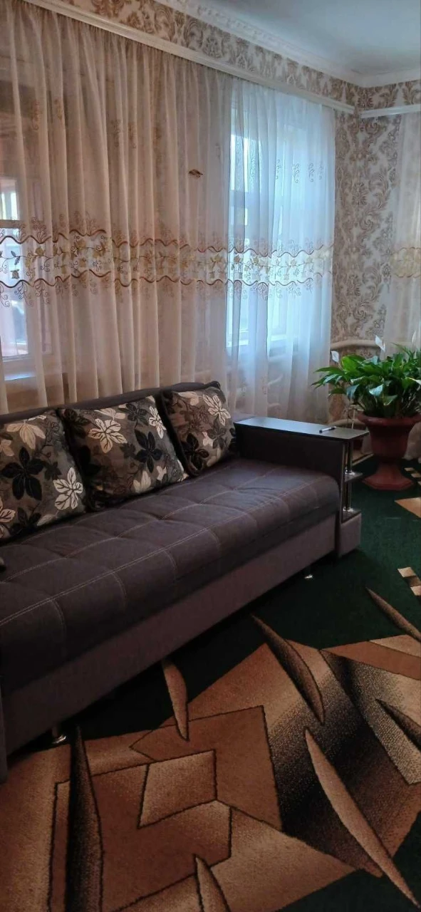 Продається будинок в м. Чигирин в р-ні церкви. 37000 у.о.
