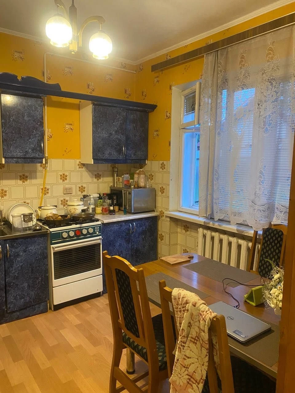 Продається будинок в Карпатах  м.Вижниця готовий до проживан