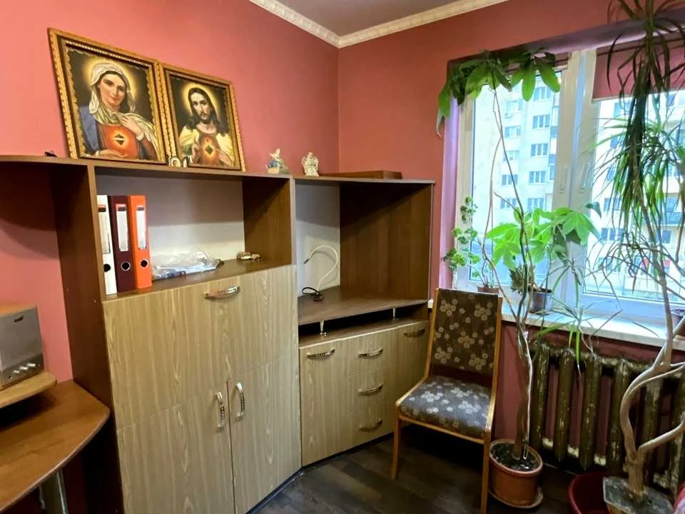 Apartment. Ivano-Frankivsk, Oleksandra Dovzhenko St.