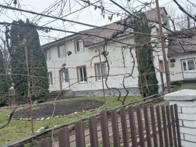 Продам 2х поверховий 2х квбудинок  м Застана,Буковина 20 км
