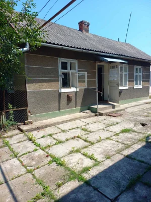 Продам цегляний будинок