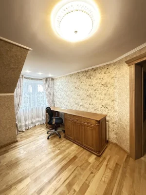 новий будинок в Кіцмані