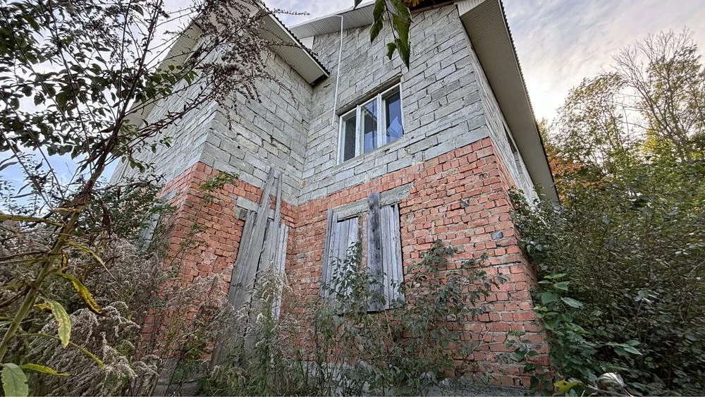 Продам недобудований будинок у м. Кіцмань