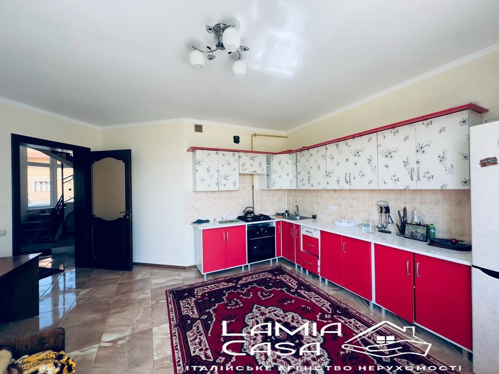 Продаж 2 поверхового будинку Новоселиця