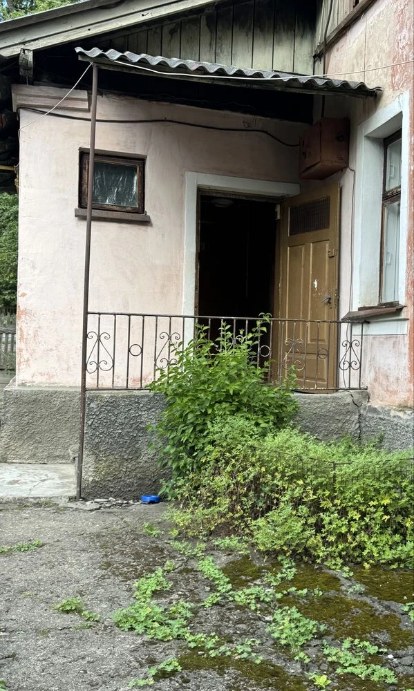 Продаж ТРЬОХкімнатної квартири в будинку на 2 сімʼї
