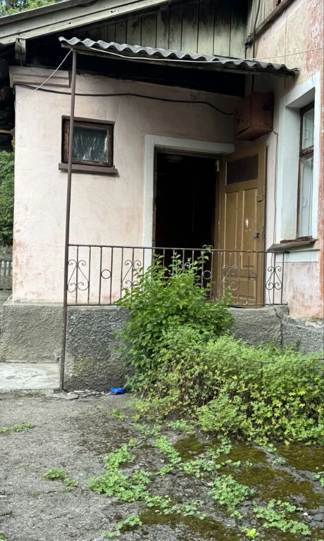 Продаж ТРЬОХкімнатної квартири в будинку на 2 сімʼї