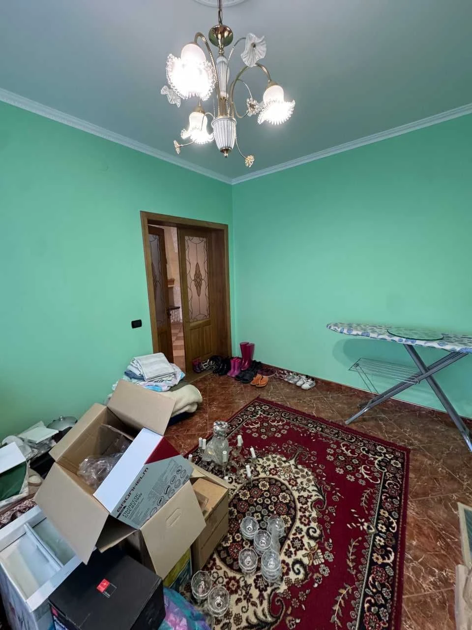 Продається добротний будинок у Сторожинці.