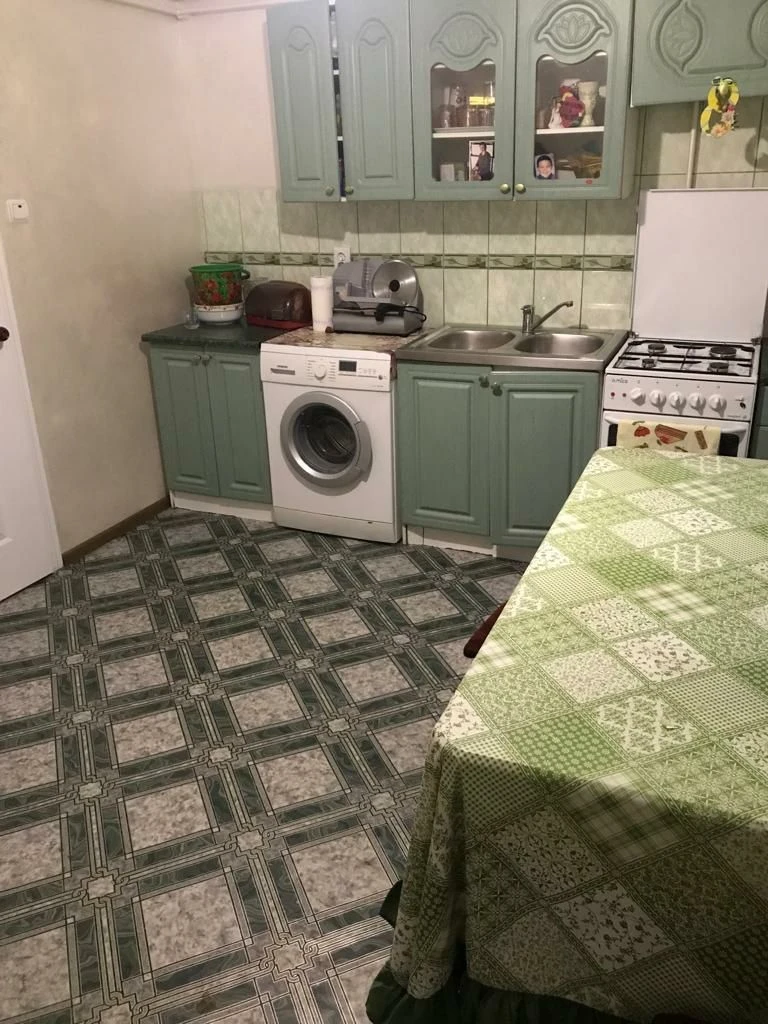 Продається Господарство  в м. Хотин ціна договірна