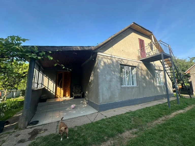 Продам будинок в місті Хотин