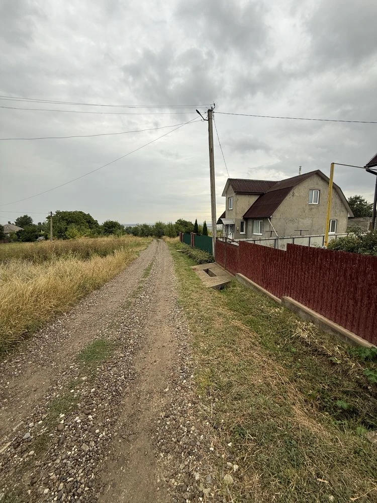 Продаж 3-кімнатного будинку новобудови у місті Хотин по вули