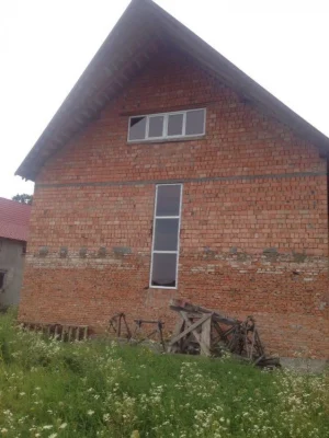 Продам добротний будинок терміново