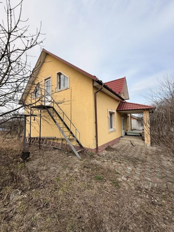 Продаж будинку в м.Хотин