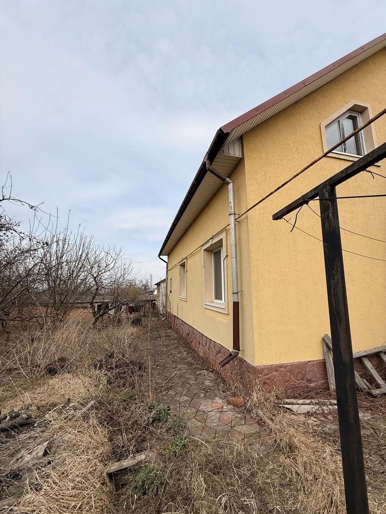 Продаж будинку в м.Хотин