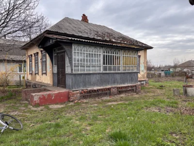 Продам будинок з земельною ділянкою
