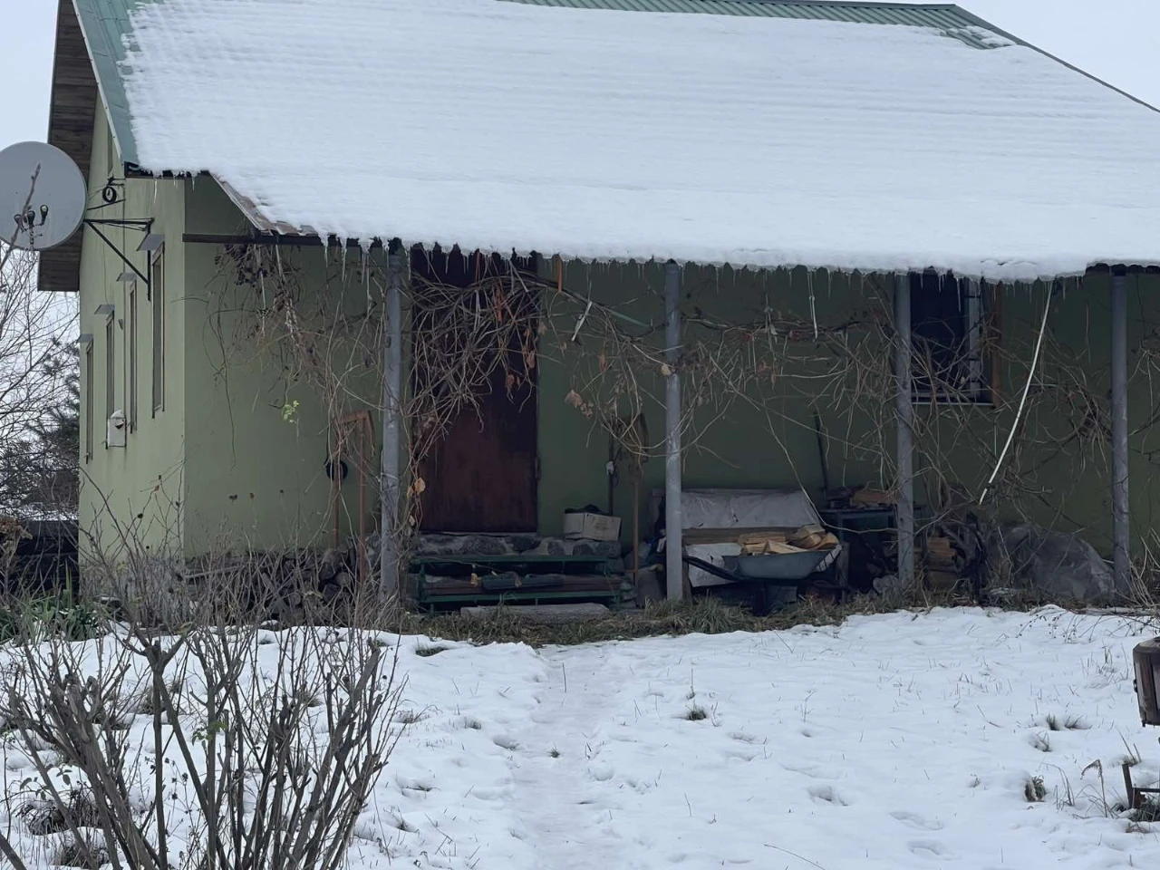 Помешкання під лісом в селі Піски. 70км від міста Київ.