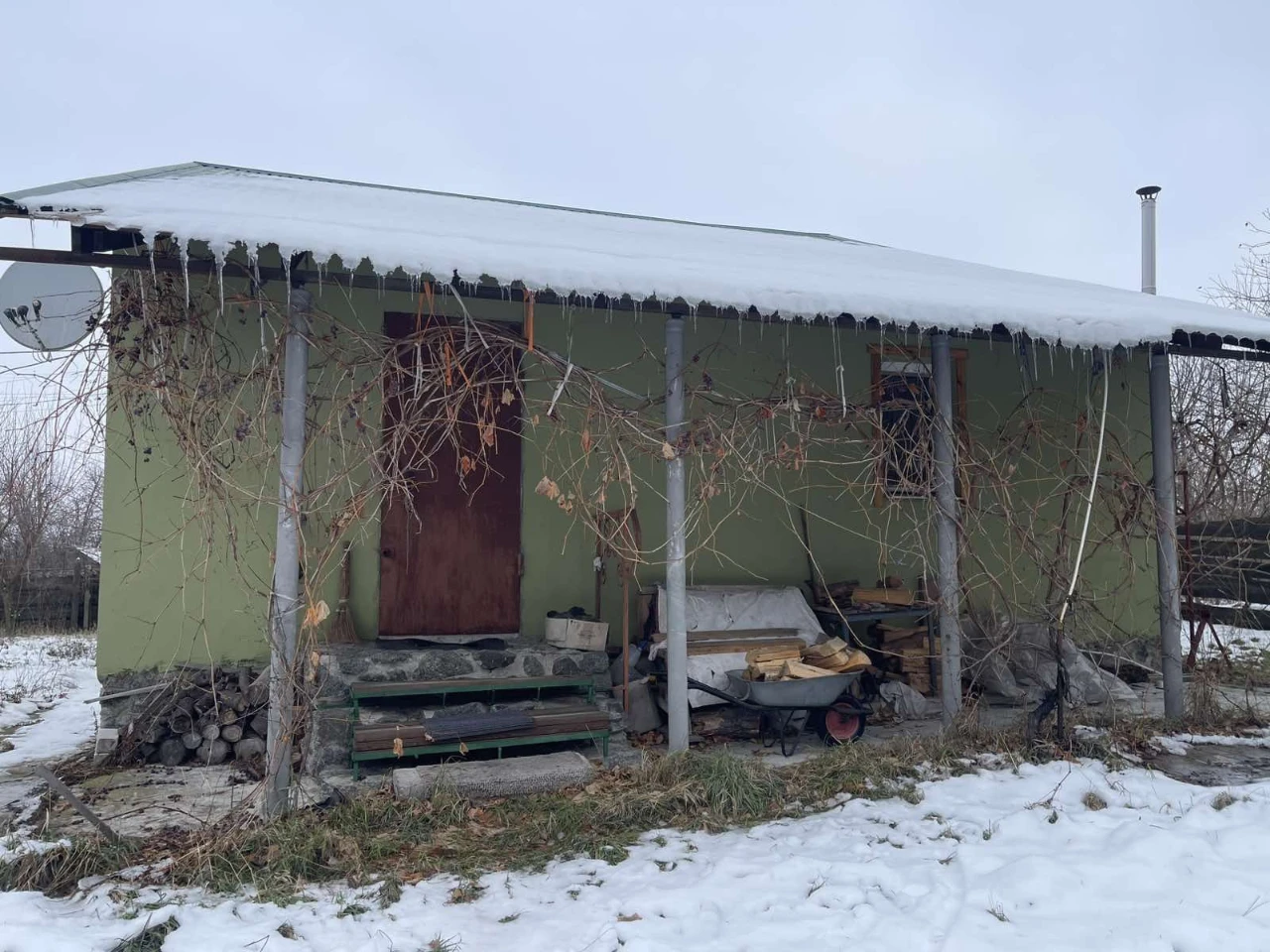 Помешкання під лісом в селі Піски. 70км від міста Київ.