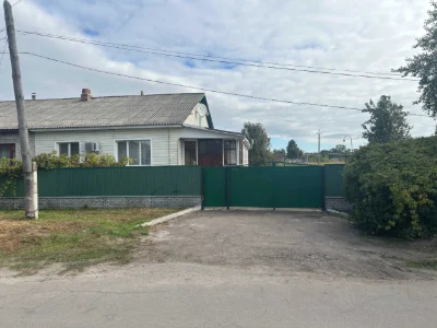Продається будинок в м.Борзна.