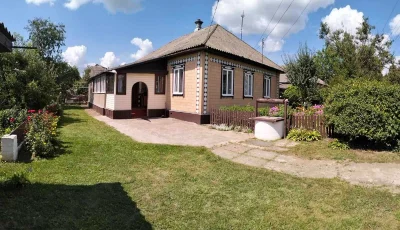 Продаж житлового будинку