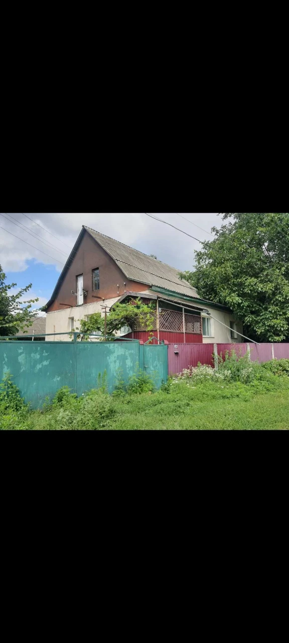 Продам будинок з усіма зручностями в м.Ічня, Прилуцький райо