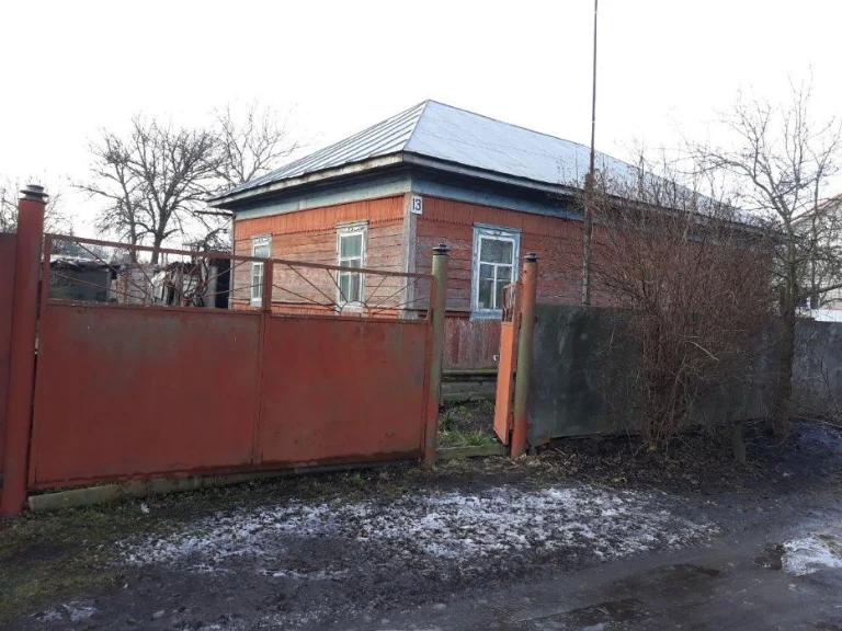 Будинок у центрі Мени з великою, гарною ділянкою