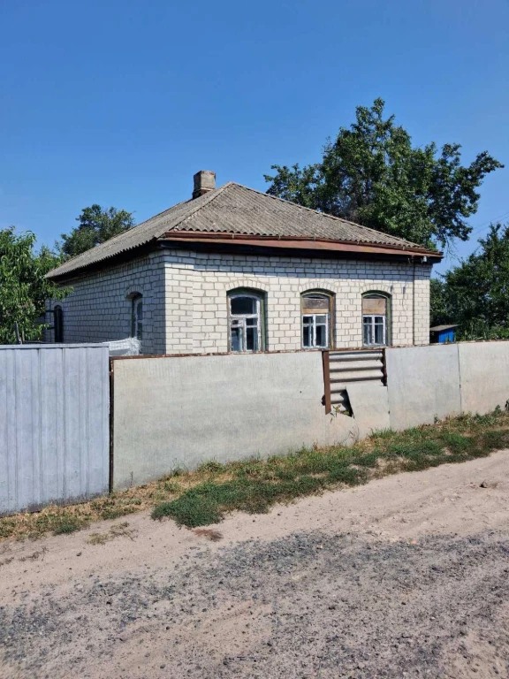 Будинок з участком